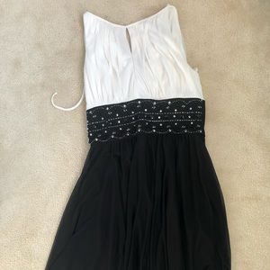 Black and white dress with keyhole, waist detail